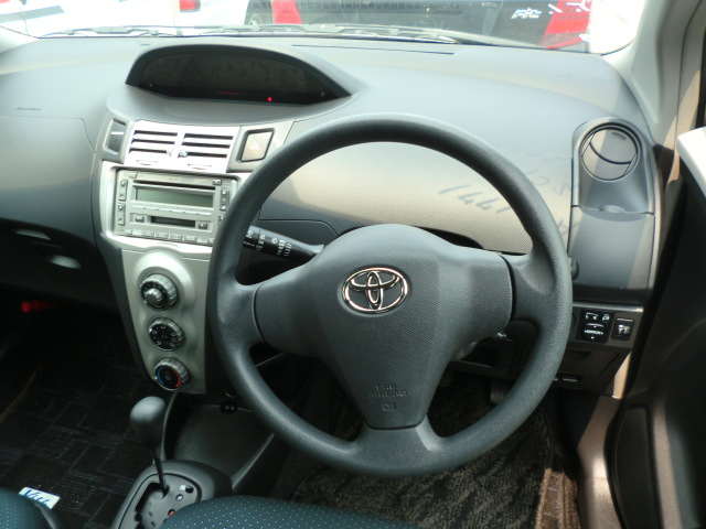 http://www.wy-it.jp/car/2007MODEL%20TOYOTA%20VITZ%20SCP90-2027153%20P9.jpg